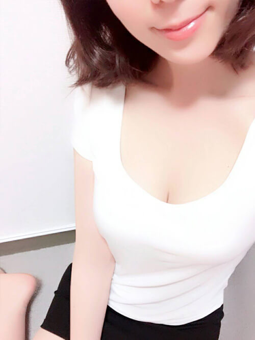 エリ (24)